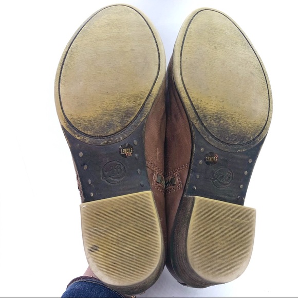 Women's Lucky Brand Basel Bootie size 7.5M - Picture 6 of 8